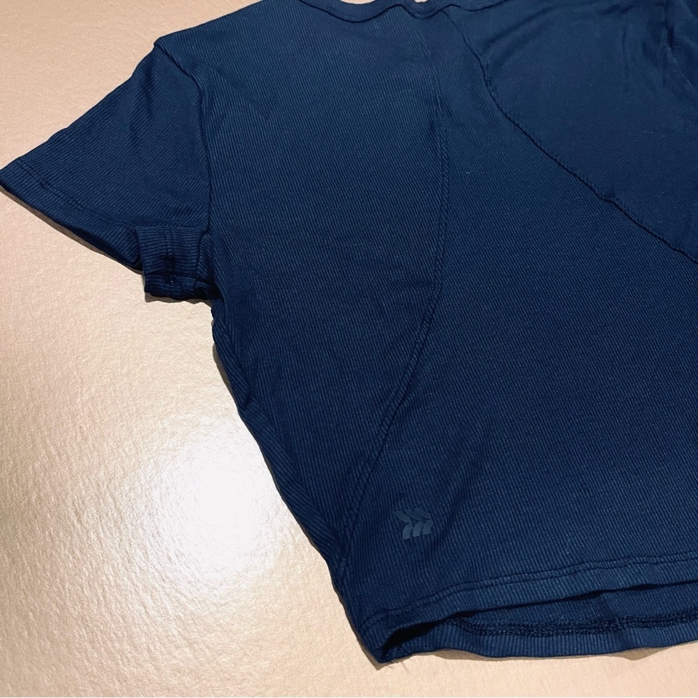 All in Motion Black Crop Top Exercise Shirt XS - Picture 5 of 5